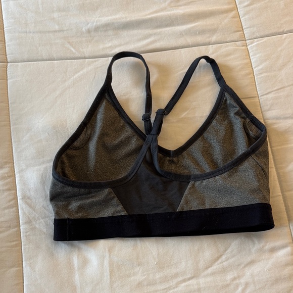 Nike DRI-FIT Women's Gray and Black Sports Bra Size medium - Picture 3 of 7